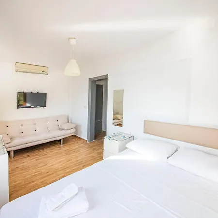 Dom wakacyjny Mesmerizing House Right Next To The Sea With A Refreshing View And Balcony In Gumusluk, Bodrum Gümüşlük