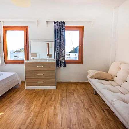 Mesmerizing House Right Next To The Sea With A Refreshing View And Balcony In Gumusluk, Bodrum Gümüşlük