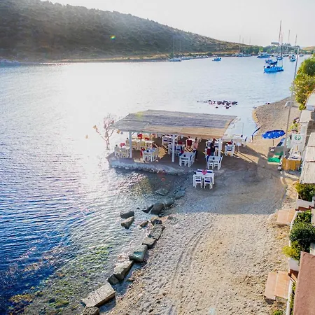 Mesmerizing House Right Next To The Sea With A Refreshing View And Balcony In Gumusluk, Bodrum Hébergement de vacances